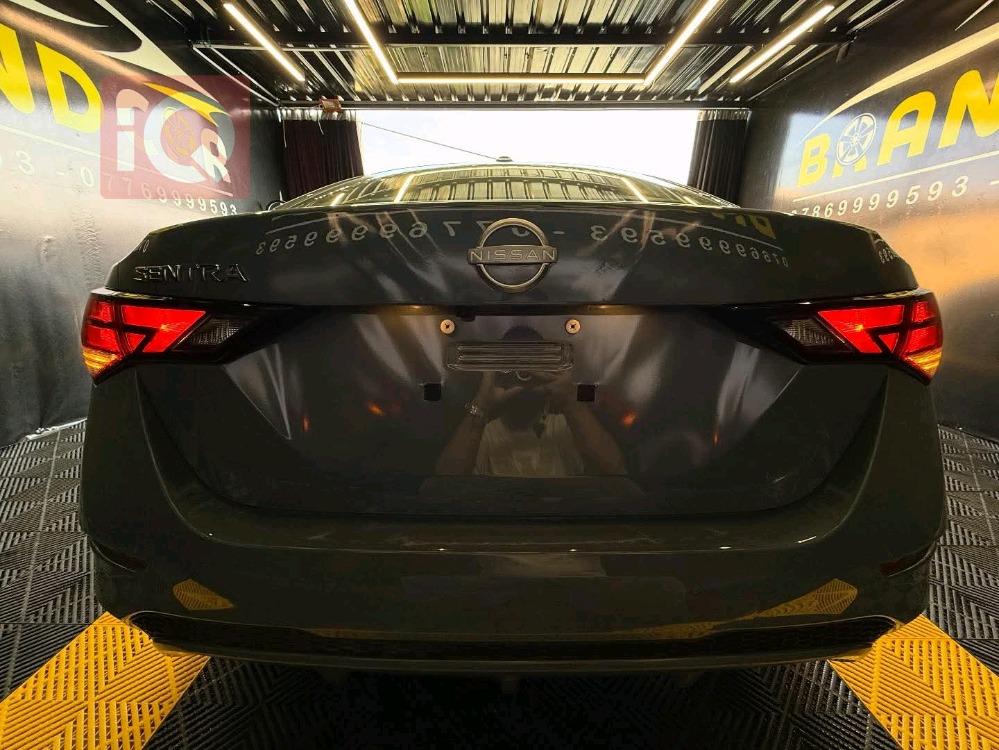 نیسان سێنترا